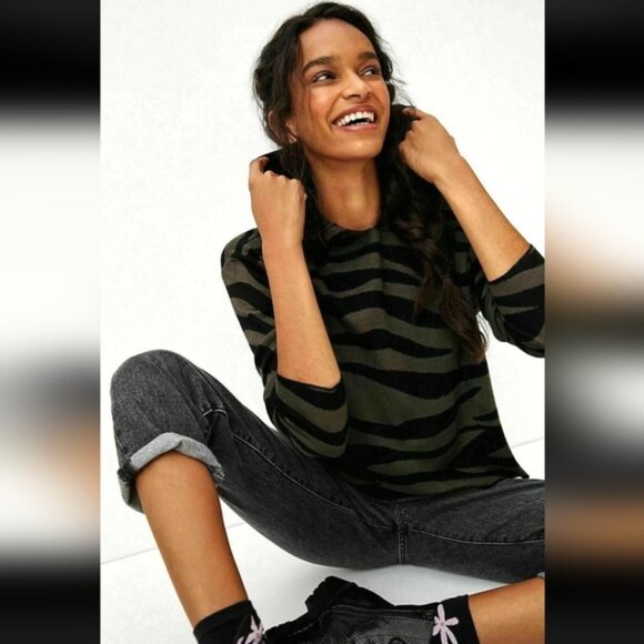 Anthropologie Green and Black Striped Hoodie - Picture 3 of 10